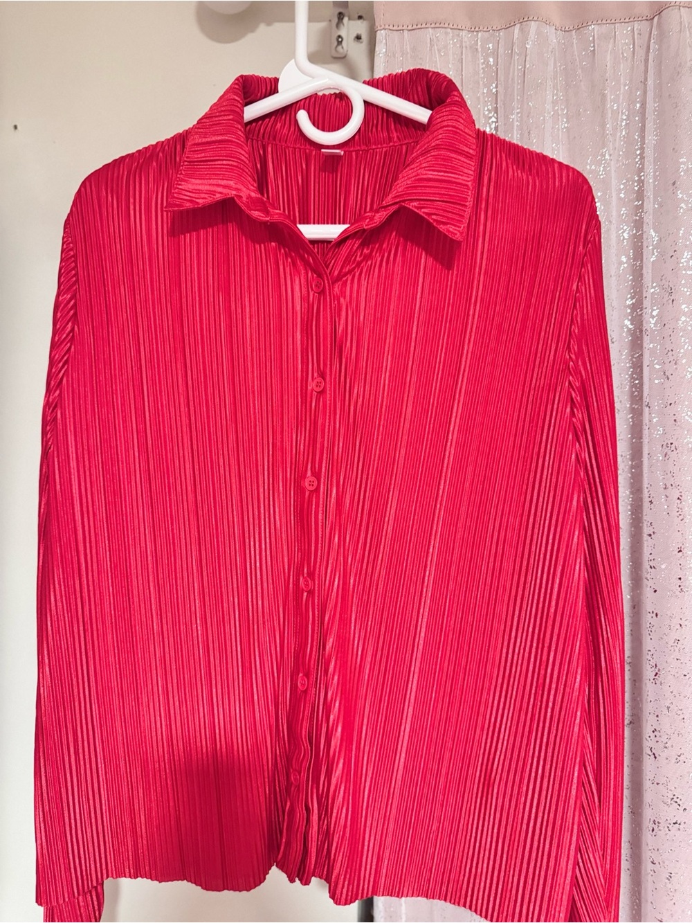 NOBO Men's Vibrant Red Pleated Button-Down Shirt